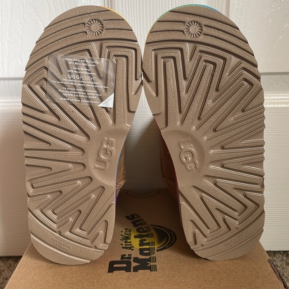 🆕 UGG 🌈 Classic Short II Chestnut Rainbow Shearling Lined Boots Size 1 - Picture 6 of 9